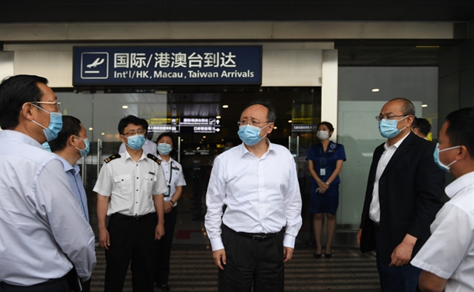 尹力赴成都雙流國際機場調研時強調  進一步扎實細致科學做好工作 持續鞏固來之不易的疫情防控成果