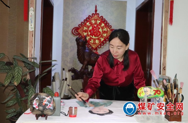 河南能源集團鶴煤公司三礦黨委工作部 許宏勛新聞 小馬老牛——記河南能源集團鶴煤公司三礦員工馬朝霞