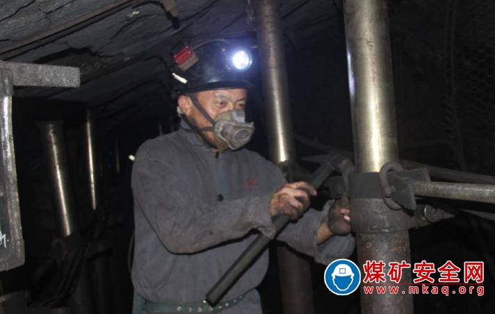 楊大哥，好樣的！——記達竹公司雙過硬共產黨員、柏林煤礦采掘聯隊隊長楊志饒