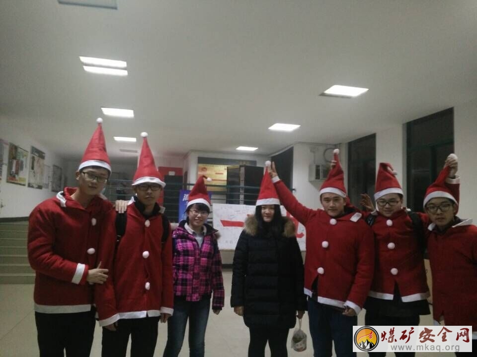 圣誕小郵差 ——中國礦業大學計算機學院青協志愿者為同學們送圣誕驚喜