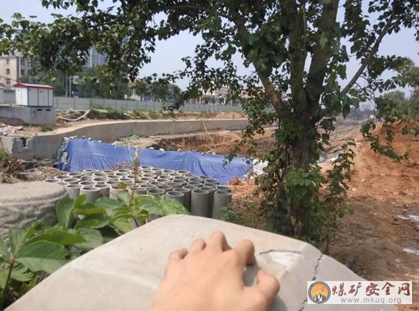 礦業學院山西環境實踐調查團隊對長治市市區展開實地考察
