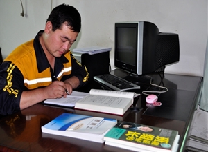 青春獻鐵路 無悔養路情-----記陜煤化澄合鐵運分公司工務段綜合工區工長龐振華