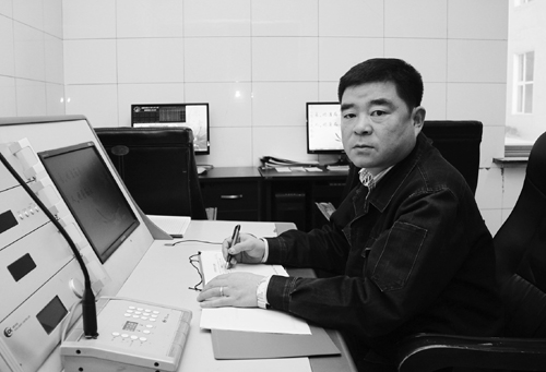 “安全專家”耿福民——記集團公司優秀共產黨員、老虎臺礦副總工程師耿福民