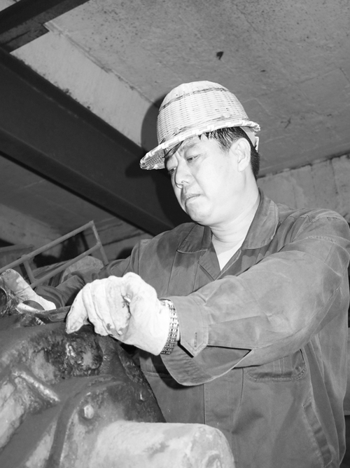 洗煤線上盡職責——記老虎臺礦選煤廠洗煤二隊隊長邱益新