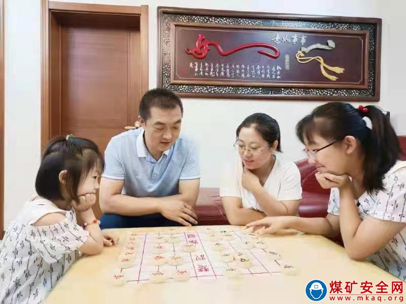???????家庭和睦育幸福?尊老愛幼筑新風