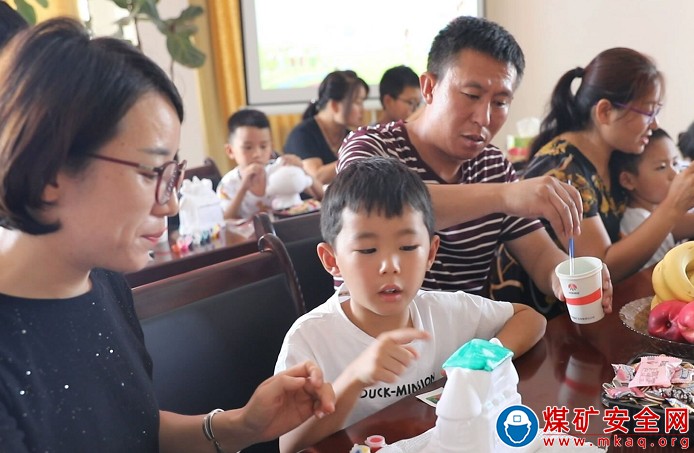陜煤陜北礦業涌鑫公司：“童心飛揚，禮贊百年”親子活動