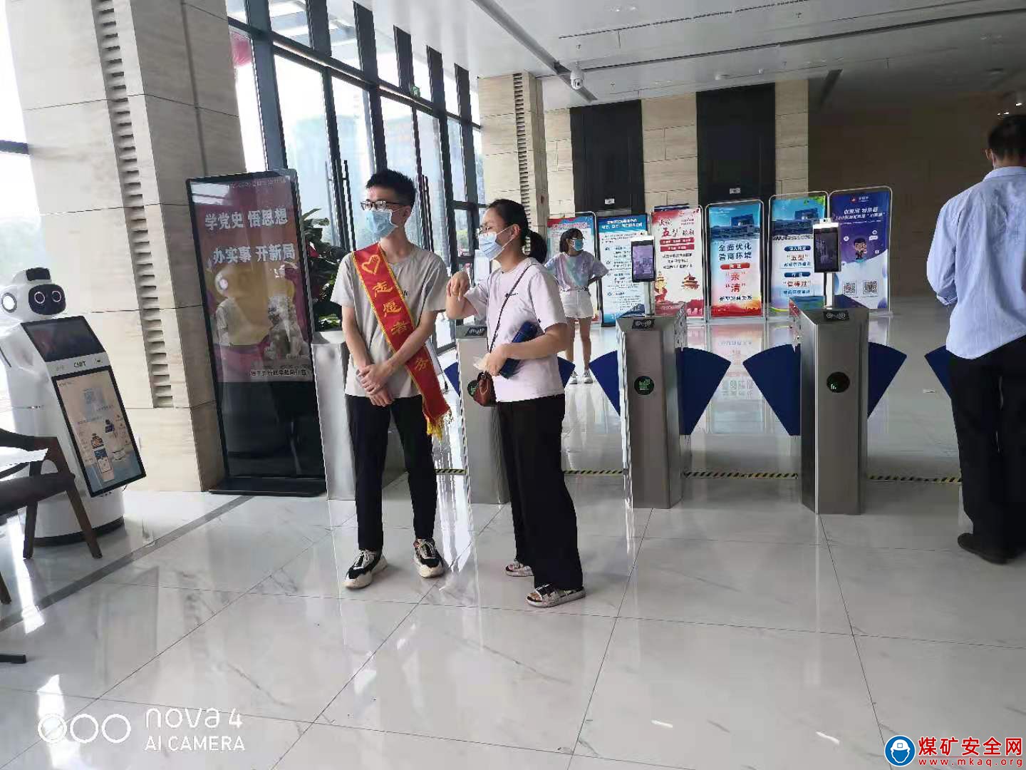 “下鄉的小火花”實踐團隊前往行政審批局進行基層實踐工作