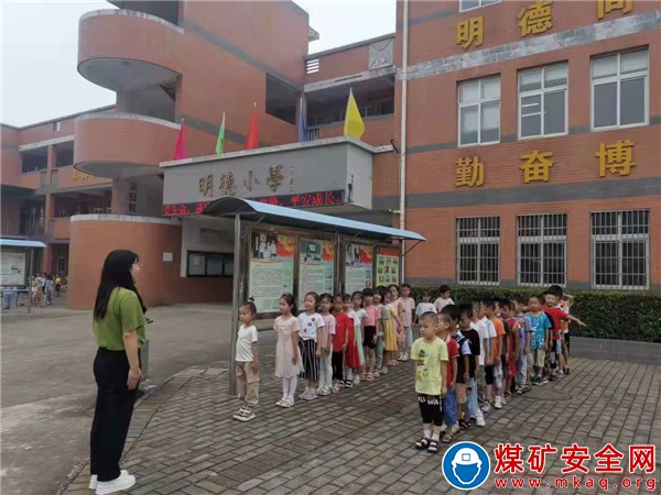 安徽廬江郭河：初秋學子歸 又是一年開學季