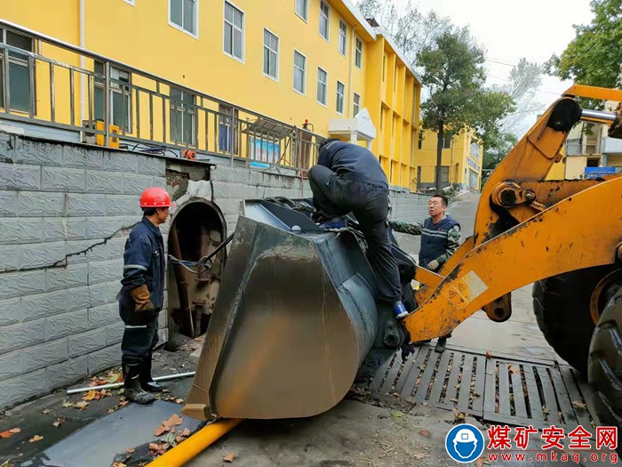 河南能源義煤公司千秋煤礦：心系礦工，打造暖心浴池	