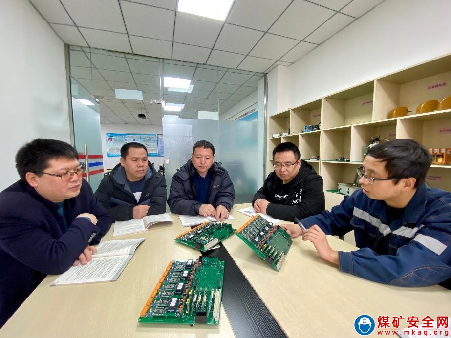 華陽二礦自我加壓提高青工素質