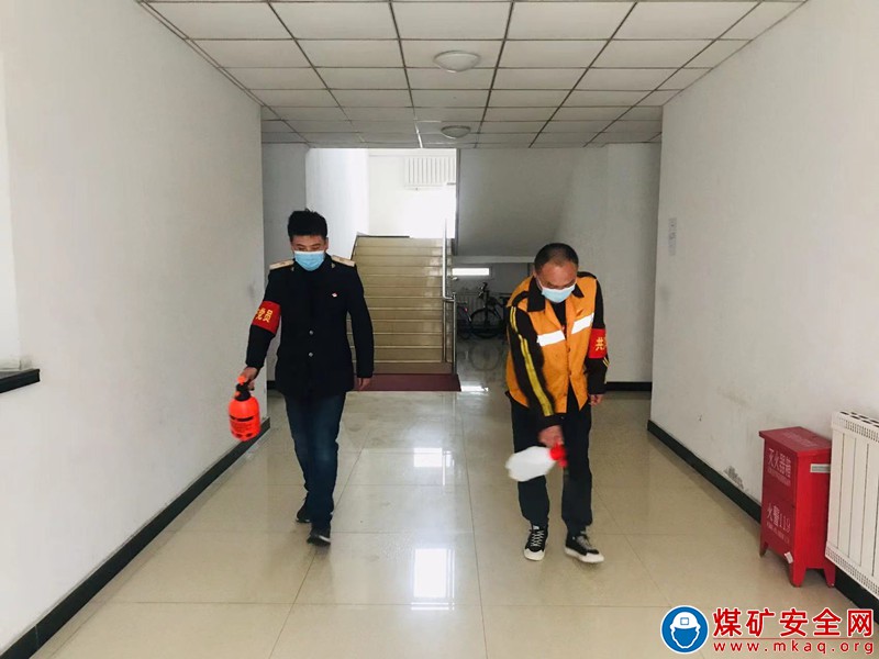 蒲白鐵運公司：戰疫一線黨旗紅 黨徽閃耀筑防線