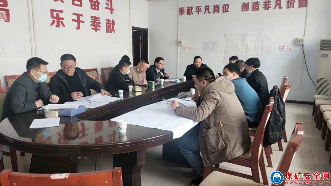 河南能源義煤公司義安礦業安全檢查組到千秋煤礦檢查指導工作