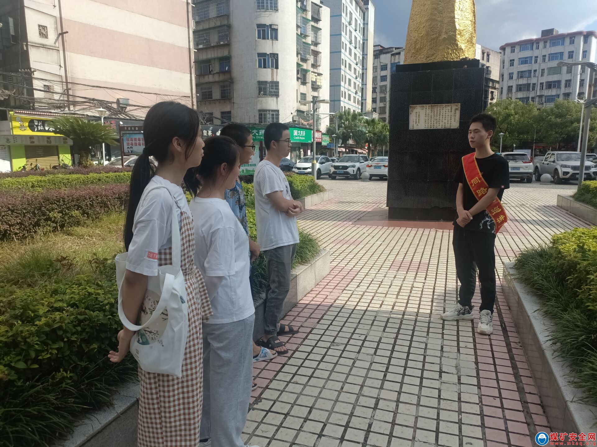 傳承明翰精神，共創美好時代——中國礦業大學同路人巡講團前往夏明翰廣場宣講