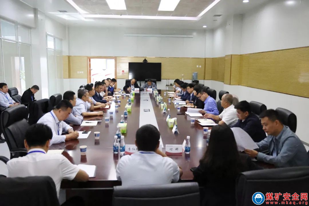陜煤集團副總工程師，榆北煤業公司黨委書記、董事長、總經理石增武到陜西中能煤田有限公司調研指導工作