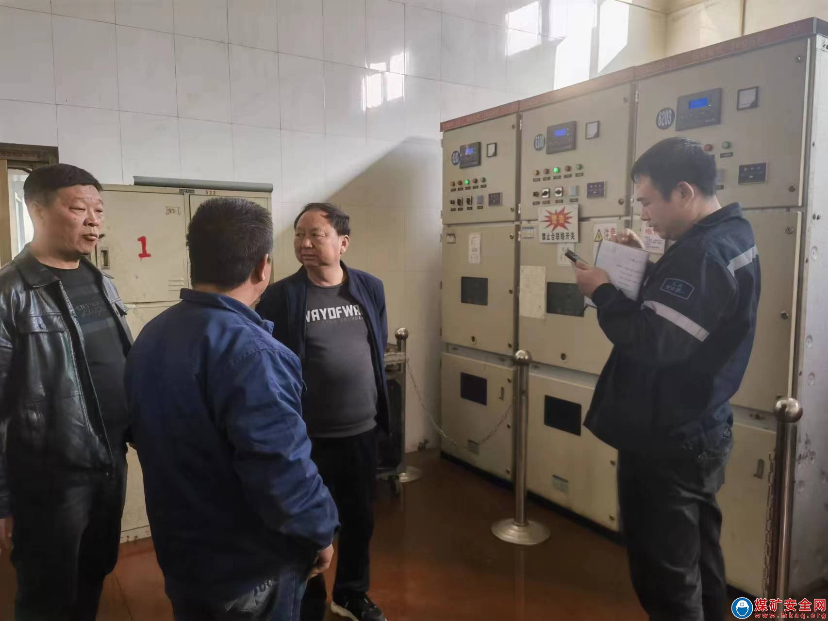 河南能源義煤集團石壕煤礦：查看配電系統 確保運行安全