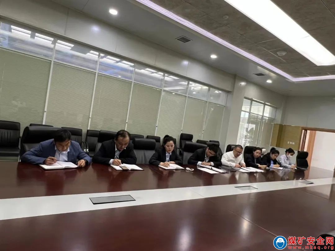 追隨“榜樣”印記——中能袁大灘礦業調度信息中心召開學習榜樣專題會