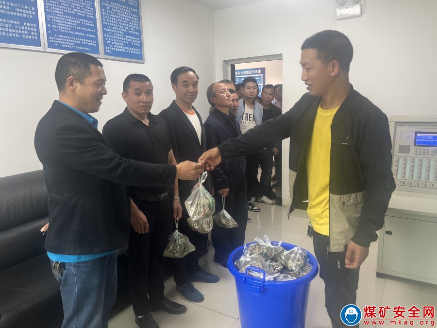 節前送祝福  溫馨保安全