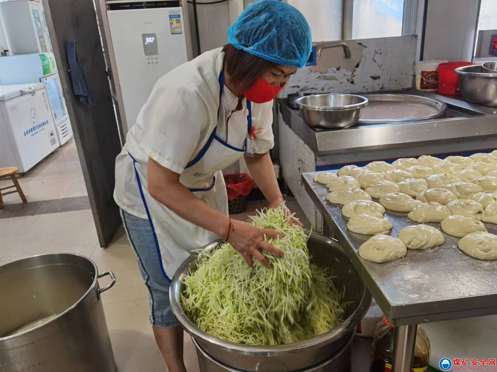 河南能源義煤公司石壕煤礦：餐桌連著生產一線