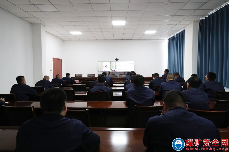 招賢礦業認真傳達貫徹集團公司四季度經營分析會議精神