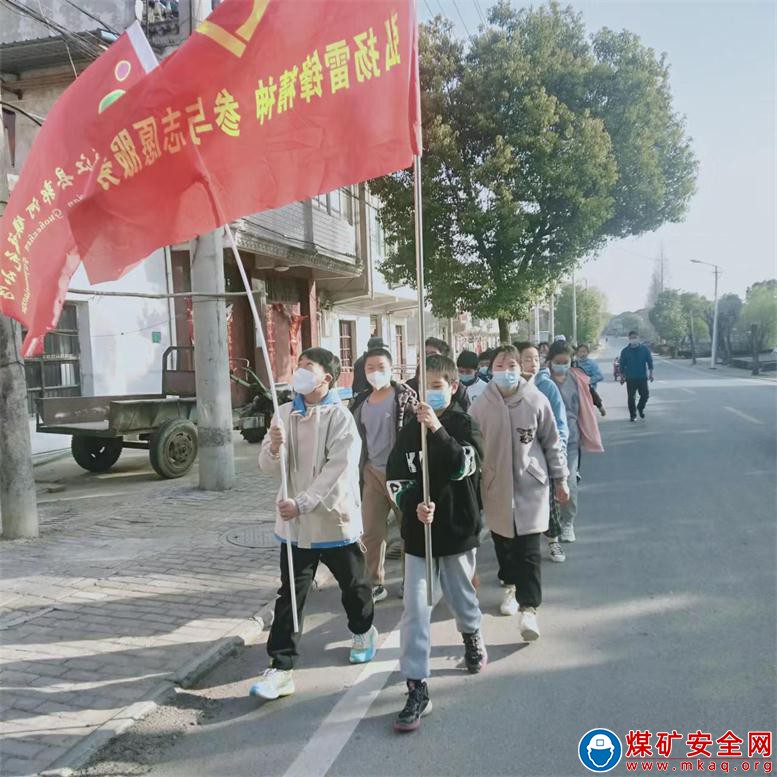 安徽廬江：郭河鎮福元小學開展“國際志愿者日”義務清掃活動