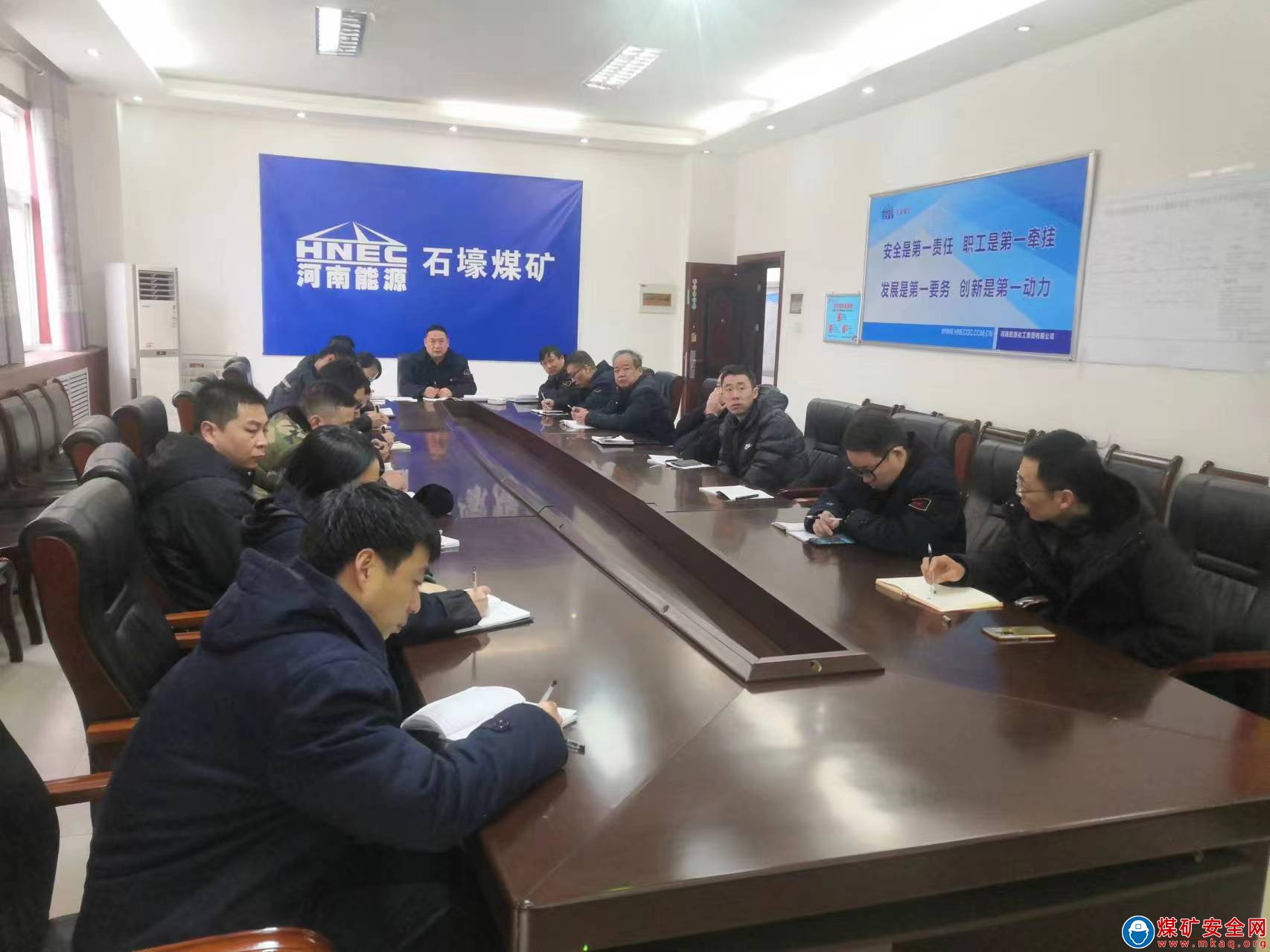 河南能源義煤公司石壕煤礦：考勤擰緊“紀律閥”
