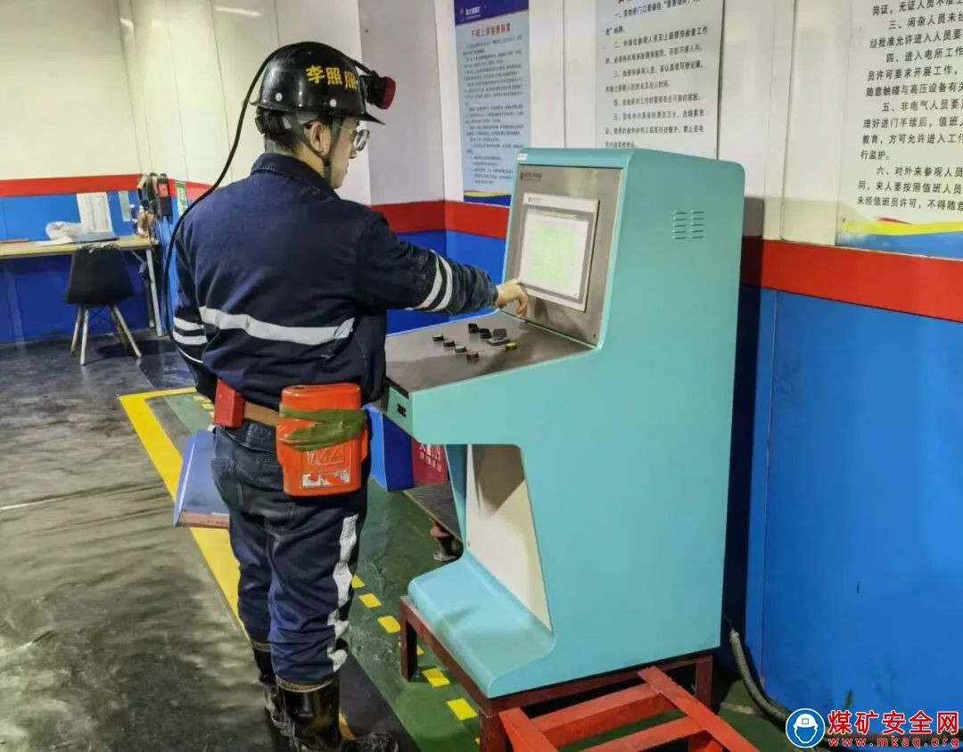 中能袁大灘礦業：加強檢修作業管理 系好安全第一粒“扣子”