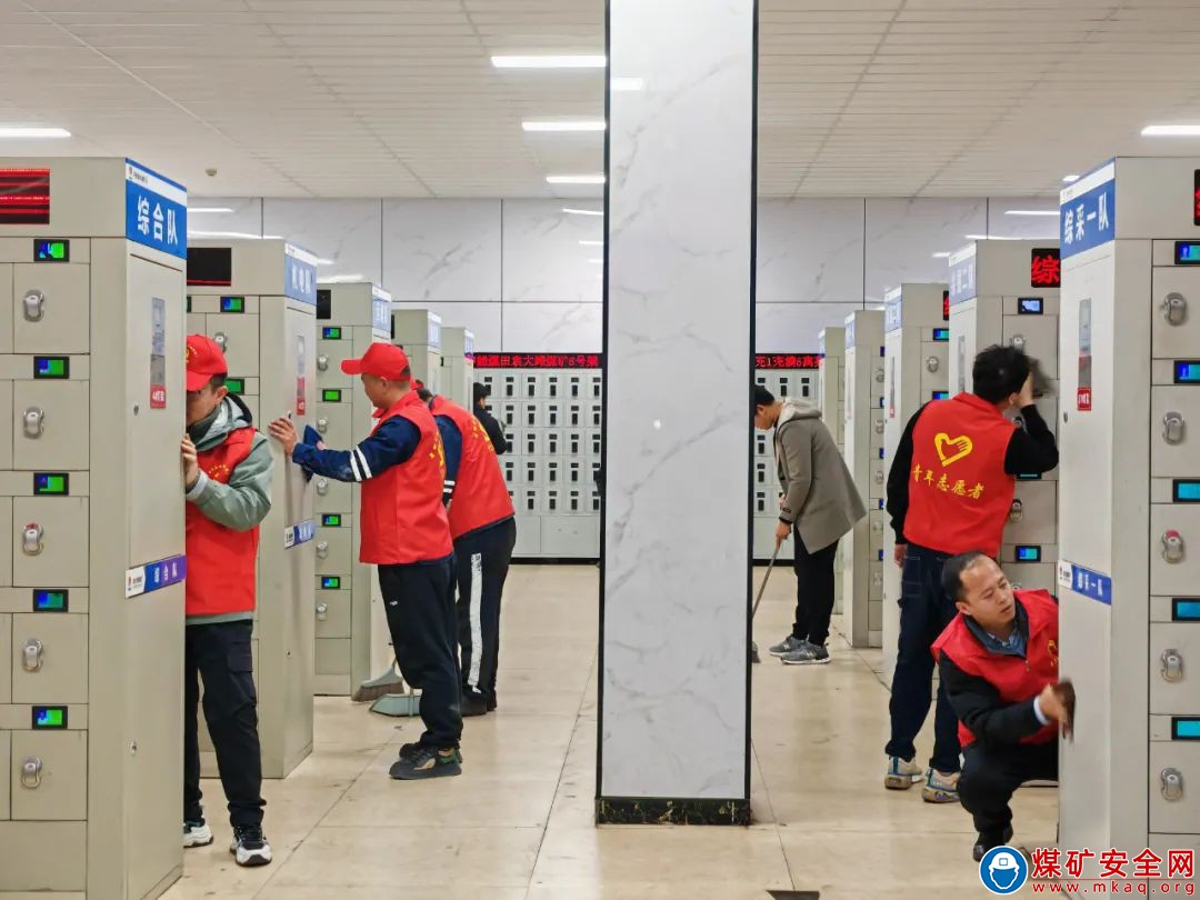 中能袁大灘礦業團總支：“團”聚青春之力 弘揚雷鋒精神