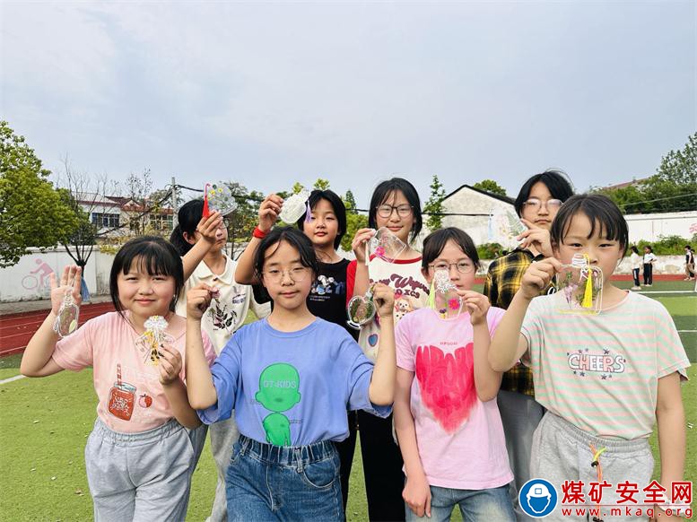 安徽廬江：郭河鎮福元小學開展“留住春色”植物標本制作活動