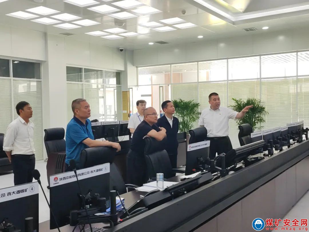 榆陽區委常委、統戰部部長王君到中能袁大灘礦業開展安全生產檢查