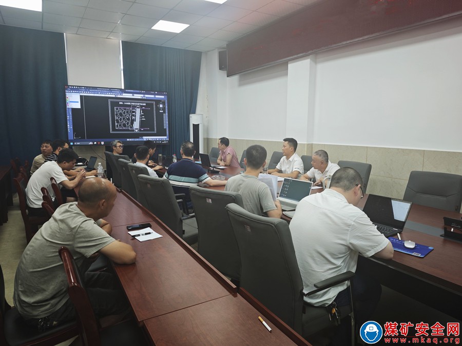 魯班山北礦強化安全規程措施審查工作